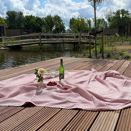 Holland Cube Nb 15 Im Europarcs Bad Hoophuizen - 6 Personen Apartmán